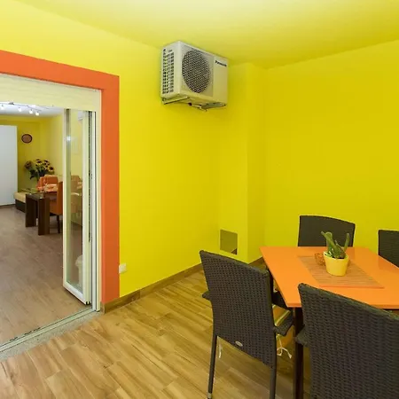 Ana Lorena Apartment *